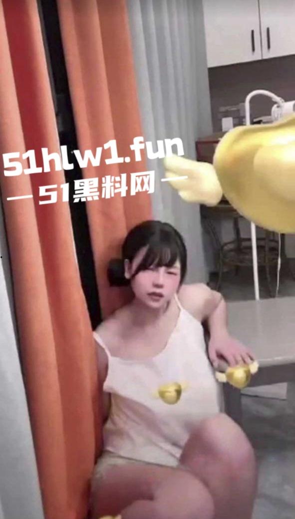 快手【幸子】直播间公然玩调教,骚货被金主塞入跳蛋远程操控爽到高潮失控有钱人真会玩。 第2张 快手【幸子】直播间公然玩调教,骚货被金主塞入跳蛋远程操控爽到高潮失控有钱人真会玩。 第2张