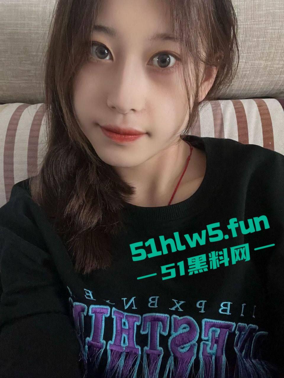 福建周宁一中【杨晴瑜】小穴超嫩的反差眼镜妹，性欲旺盛网上撩骚浴室自慰视频遭曝光。  第8张