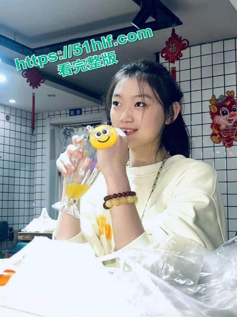 舞蹈系清纯美女私拍泄露,一字马展示娇嫩身躯,翘臀高抬迎合抽插呻吟娇媚直击感官! 第1张 舞蹈系清纯美女私拍泄露,一字马展示娇嫩身躯,翘臀高抬迎合抽插呻吟娇媚直击感官! 第1张