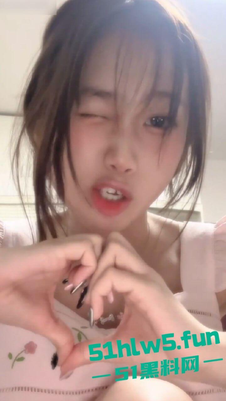 重磅推荐反差网红【B站小欣助眠qwq】专属定制自拍视频,露脸全裸最大尺度遭曝光。 第12张 重磅推荐反差网红【B站小欣助眠qwq】专属定制自拍视频,露脸全裸最大尺度遭曝光。 第12张