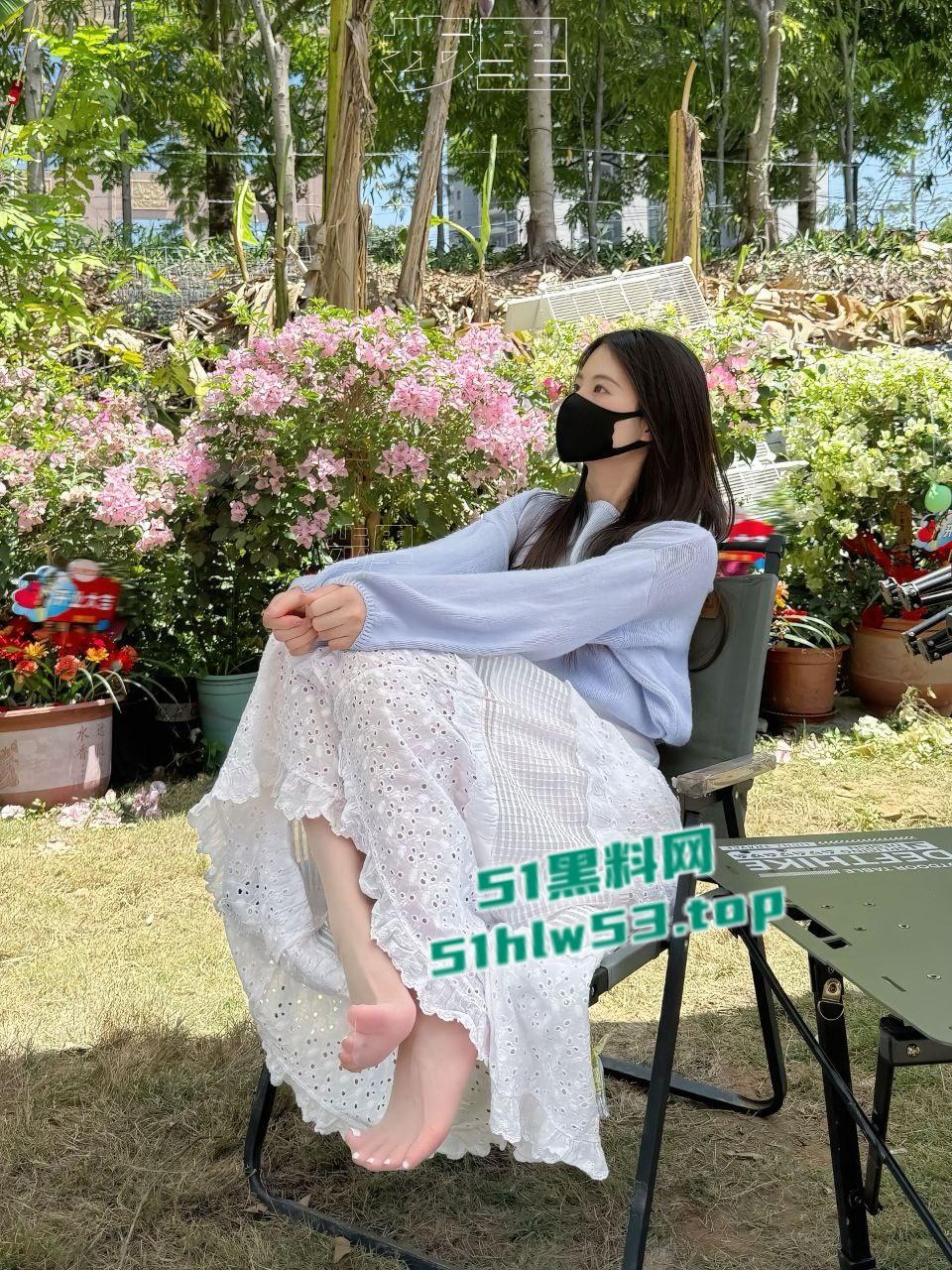 抖音30万粉网红【小步里】下海私拍合集流出,白嫩妹子性感肉丝足交,无毛骚穴骑乘啪啪诱惑到爆! 第6张 抖音30万粉网红【小步里】下海私拍合集流出,白嫩妹子性感肉丝足交,无毛骚穴骑乘啪啪诱惑到爆! 第6张