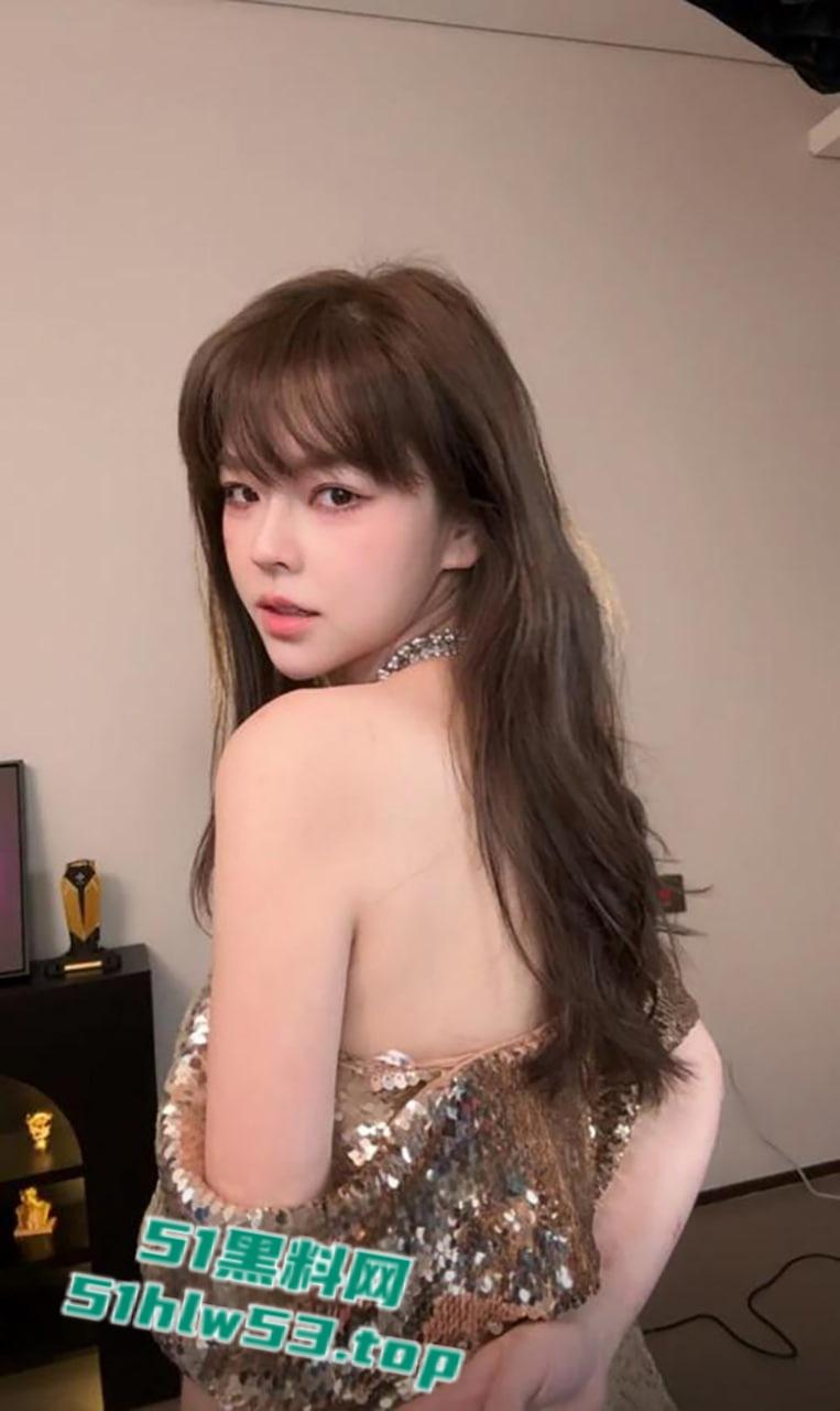 呆妹儿小霸王好姐妹!抖音千万粉丝女网红【沫子】早期全裸私拍写真被扒出,超清逼毛清晰可见! 第2张 呆妹儿小霸王好姐妹!抖音千万粉丝女网红【沫子】早期全裸私拍写真被扒出,超清逼毛清晰可见! 第2张