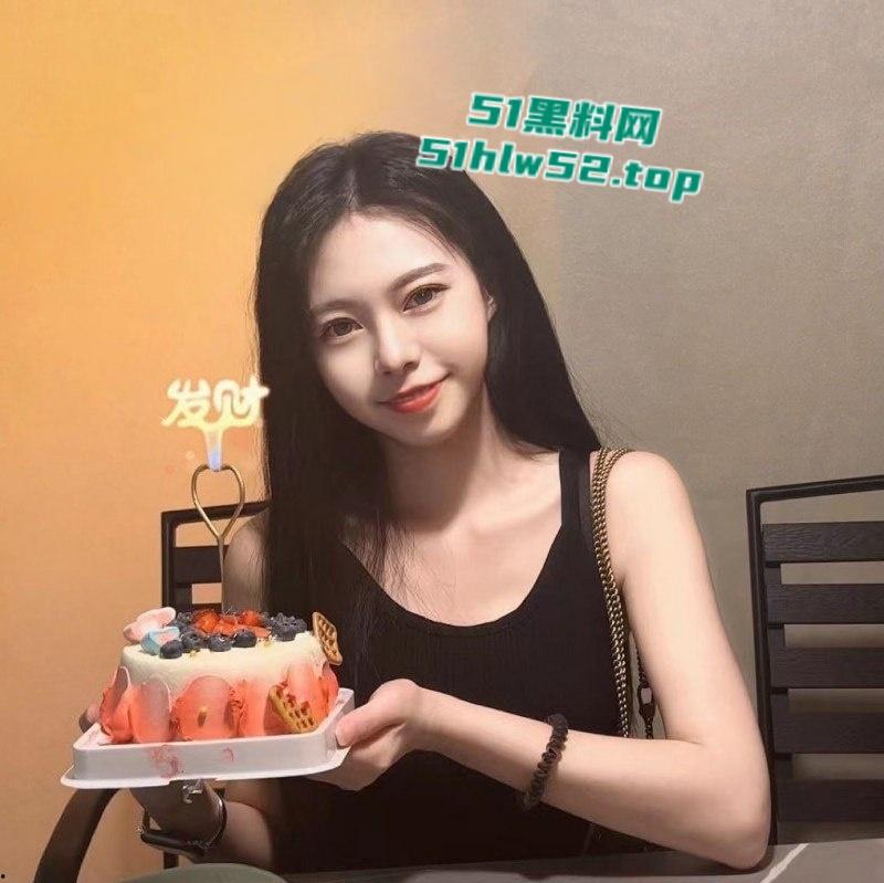 黑龙江哈尔滨口腔护士【孙梦涵】下海卖逼不惜花20万整容，摇身一变成凤凰后疯狂捞金敛财！  第4张