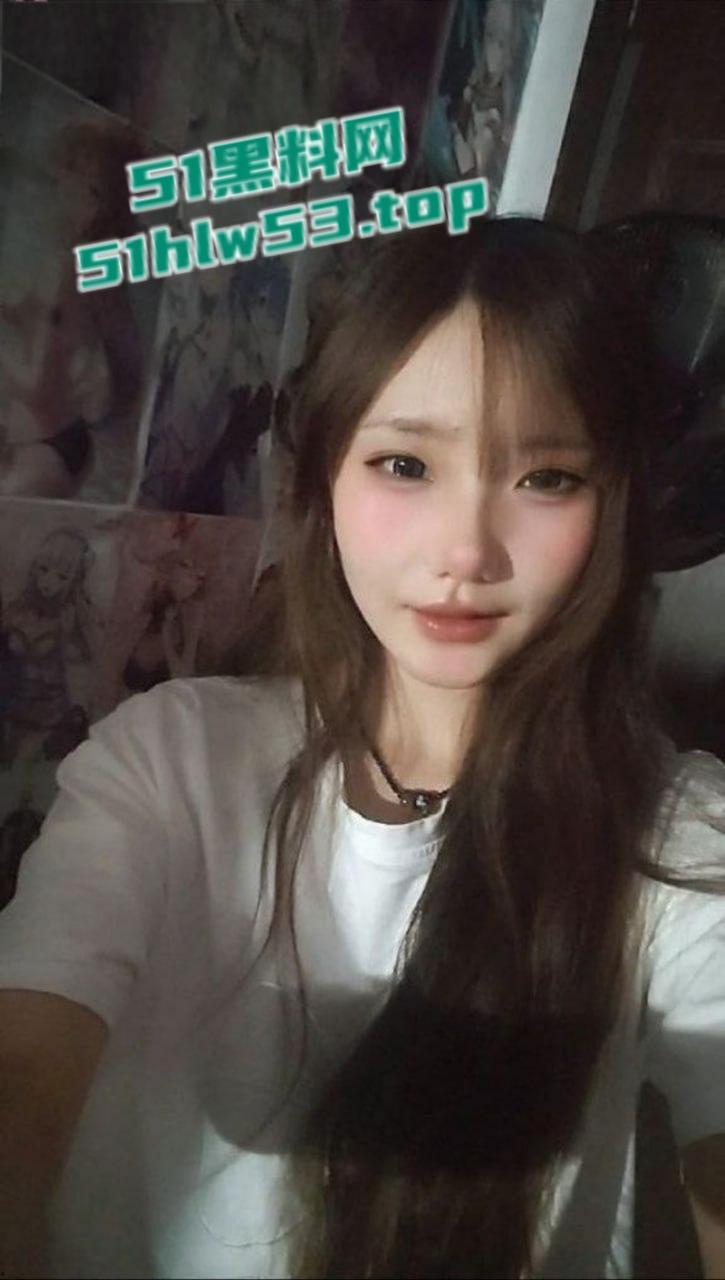 湖北咸宁崇阳县拜金女【徐然】背着男友出轨网恋奔现,惨遭假富二代爆操一顿后无情曝光! 第1张 湖北咸宁崇阳县拜金女【徐然】背着男友出轨网恋奔现,惨遭假富二代爆操一顿后无情曝光! 第1张