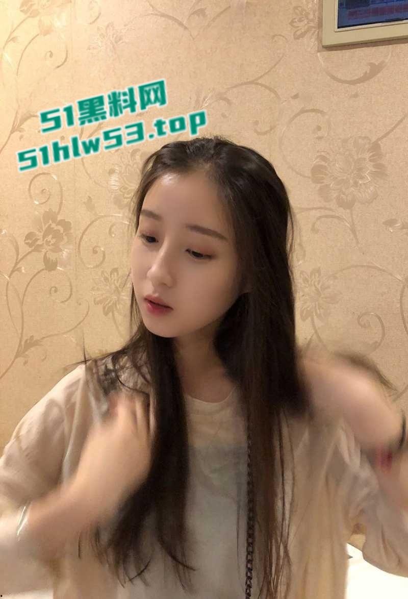 杭州气质人妻【施芮雯】约炮视频被曝，超美的小少妇在床上竟如此淫骚，各种露脸无套挨操！  第1张