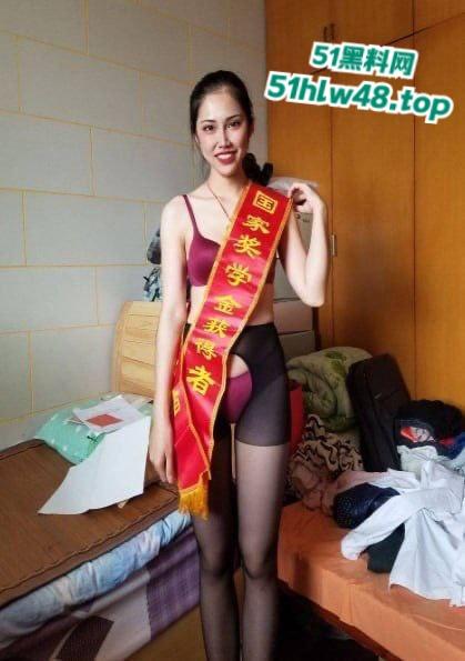 杭州师范大学【潘玲玲】校花女神,腿长逆天私下超反差成为金主的淫贱母狗,性爱自拍视频流出。 第1张 杭州师范大学【潘玲玲】校花女神,腿长逆天私下超反差成为金主的淫贱母狗,性爱自拍视频流出。 第1张