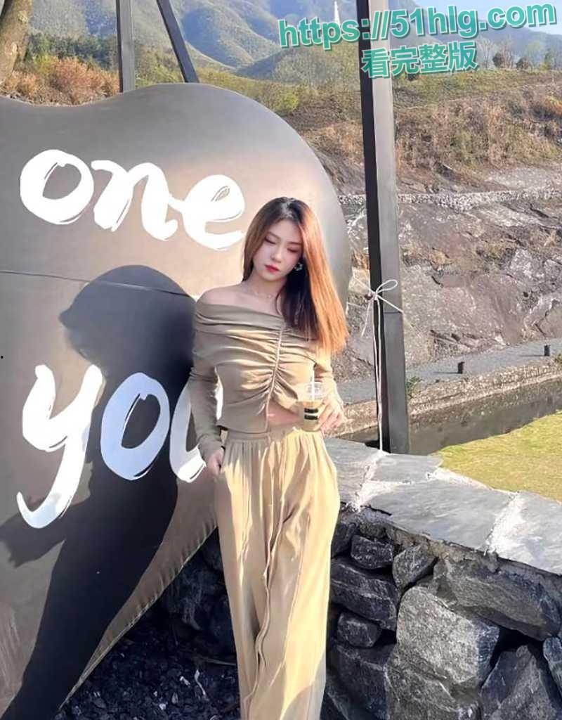 【天津】女总监【催丽丽】陪老板出差醉酒被性侵视频流出 主动配合被操被判工伤引发热议  表情沉醉 淫叫勾人 第2张