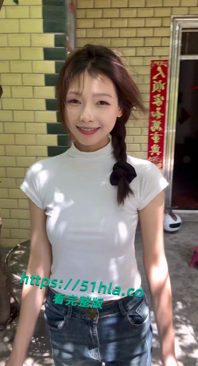 抖音47万粉超清纯网红【钟无艳】定制私拍曝光，身穿JK猛插粉穴，淫水喷溅场面激情炸裂！  第3张