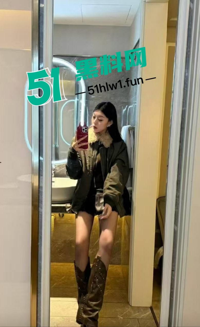 广西籍CBA球员【张兴亮】被禁赛，把女友装行李箱带进宿舍通宵学习，真是爱学习的好孩子。  第2张