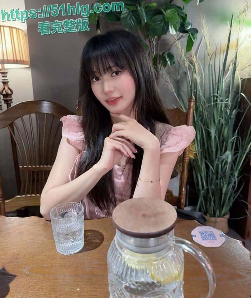 【陕西】极品学生妹【胡芸】被金主肆意调教 拍打阴蒂淫语羞辱 后入虐臀啪啪声直冲云霄  第1张