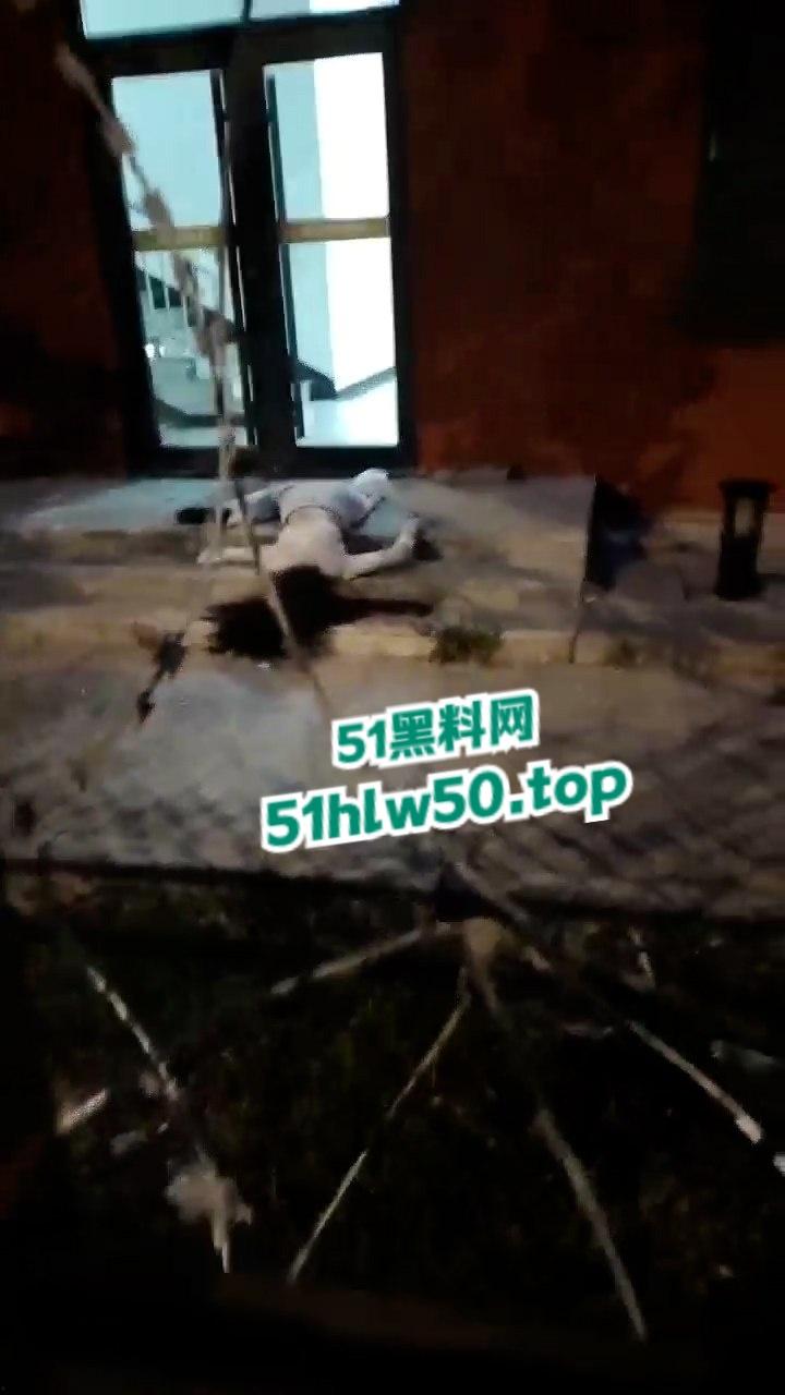 河北东方学院医学院女生疑被人推下楼当场死亡,死状凄惨不忍直视,校方全面封锁消息!! 第1张 河北东方学院医学院女生疑被人推下楼当场死亡,死状凄惨不忍直视,校方全面封锁消息!! 第1张