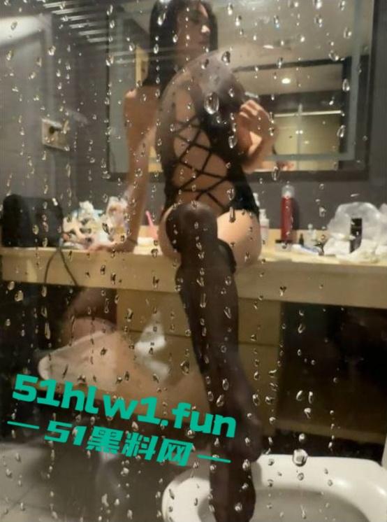 广东岭南职业技术学院，清远校区陪游陪睡母狗【陈佳怡】抖音【一直丸】又被爆约炮视频。  第1张