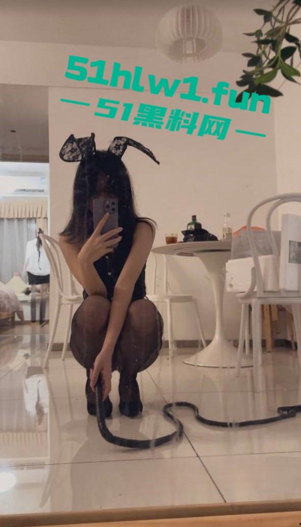 广东岭南职业技术学院，清远校区陪游陪睡母狗【陈佳怡】抖音【一直丸】又被爆约炮视频。  第2张