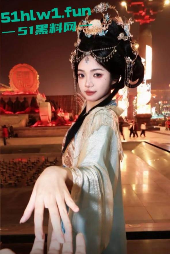 广东岭南职业技术学院，清远校区陪游陪睡母狗【陈佳怡】抖音【一直丸】又被爆约炮视频。  第17张