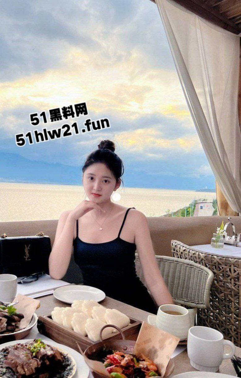 E奶骚货反差婊【郭珊】丰满身材性感骚母狗，玩露出被男友各种爆操，淫叫不断超下贱。  第11张