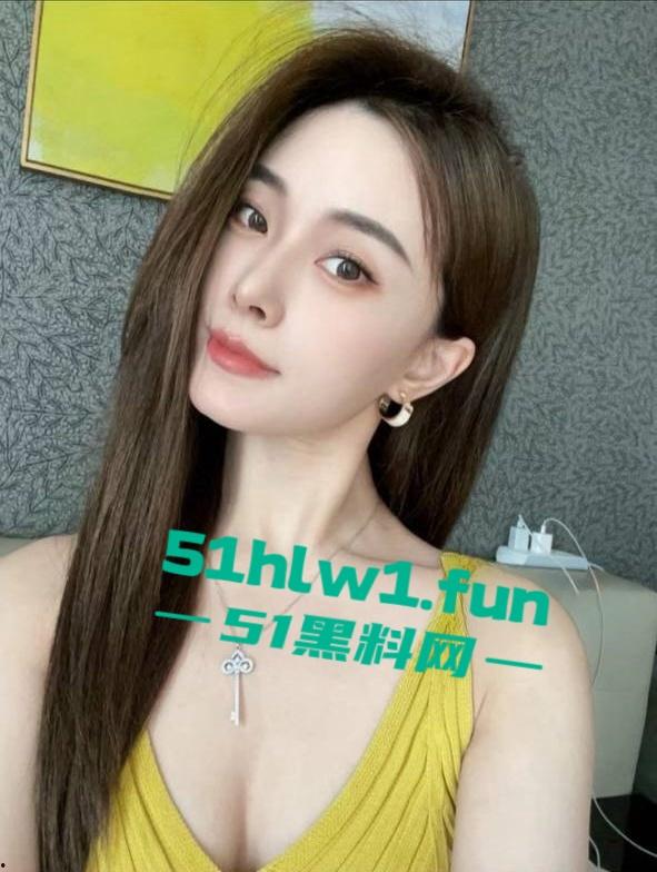 南通崇川区尊龙KTV3000包夜的超高颜值御姐陪酒女你们认为这钱花得值吗？  第3张