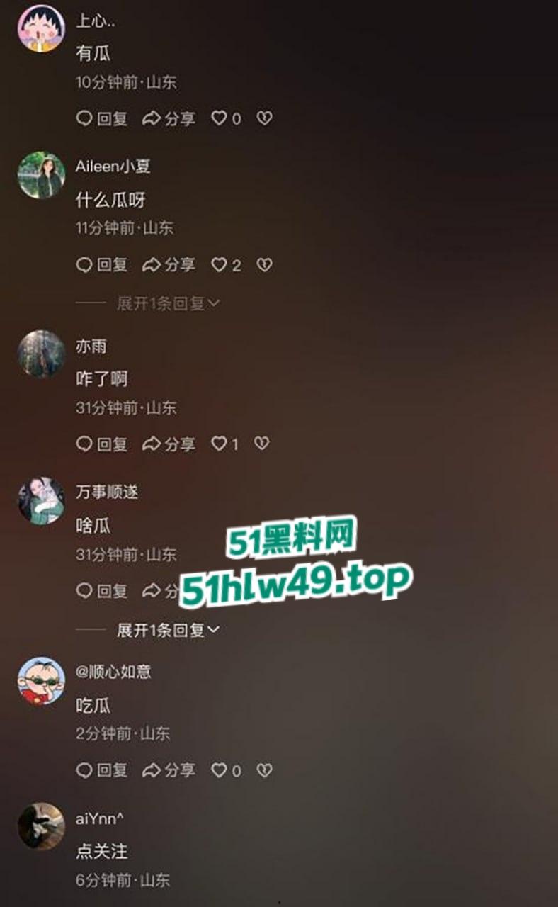 青州古城小巷上演活春宫,女的穿古风绿裙气质迷人蹲在猥琐男胯下,熟练伺候鸡巴旁若无人。 第8张 青州古城小巷上演活春宫,女的穿古风绿裙气质迷人蹲在猥琐男胯下,熟练伺候鸡巴旁若无人。 第8张