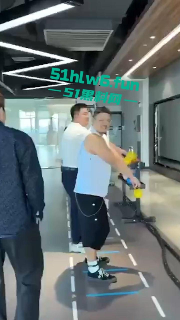 网红博主探访gay圈基佬,花8000体验爆肏膘肥体圆熊版男gay,着实死gay恶心人。 第1张 网红博主探访gay圈基佬,花8000体验爆肏膘肥体圆熊版男gay,着实死gay恶心人。 第1张