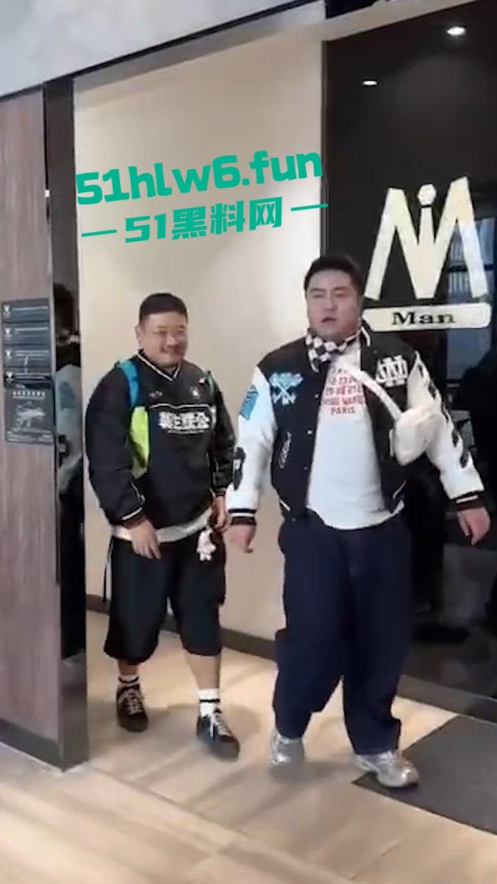 网红博主探访gay圈基佬,花8000体验爆肏膘肥体圆熊版男gay,着实死gay恶心人。 第3张 网红博主探访gay圈基佬,花8000体验爆肏膘肥体圆熊版男gay,着实死gay恶心人。 第3张