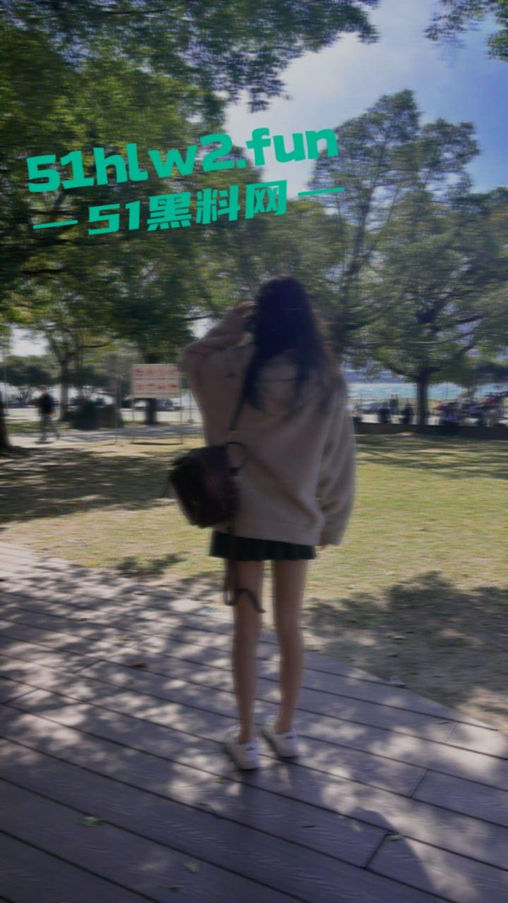 骚到没边的台湾反差婊,白天光屁股等男人来操,晚上回家自己掰开逼浪叫求干,最爱露出让人看! 第4张 骚到没边的台湾反差婊,白天光屁股等男人来操,晚上回家自己掰开逼浪叫求干,最爱露出让人看! 第4张