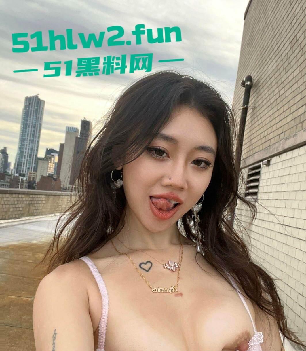 反差御姐完美身材骚母狗高挑身材逆天长腿，看着瘦小却甘愿做洋人母狗被大屌抽插太反差了。  第6张