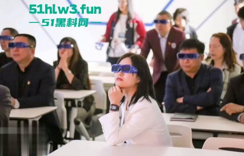 辽宁海城西柳中学优秀教师【任芷娴】被曝长期陪领导上床，老公不仅当绿帽还围观老婆被操多P内容炸裂。  第2张