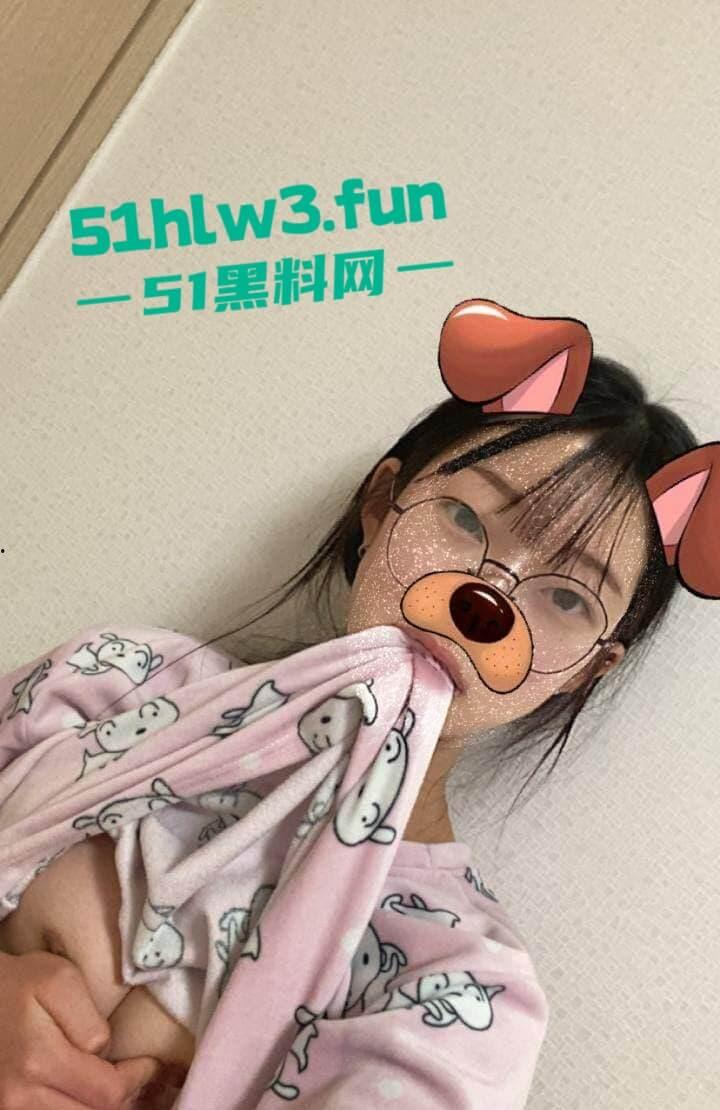 韩国极品学生妹身材纤细大奶翘臀,小穴粉嫩无毛全裸自拍勾引,渴望被有钱大叔包养。 第2张 韩国极品学生妹身材纤细大奶翘臀,小穴粉嫩无毛全裸自拍勾引,渴望被有钱大叔包养。 第2张