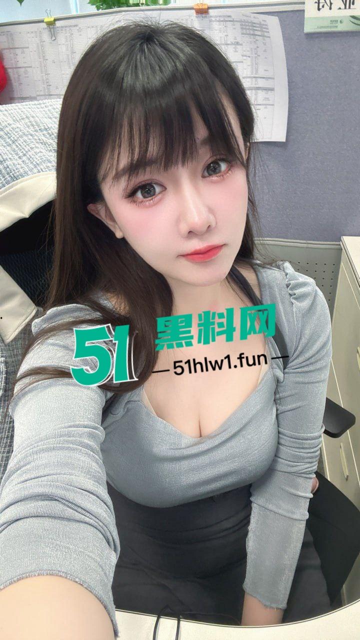 真实附近人撩骚认识个80后极品美少妇,颜值高身材超赞巨乳白嫩翘臀美腿,大大的眼睛看着就撩人。 第1张 真实附近人撩骚认识个80后极品美少妇,颜值高身材超赞巨乳白嫩翘臀美腿,大大的眼睛看着就撩人。 第1张