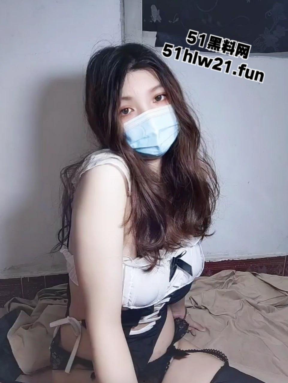 女大学生体验超大号【黄金幻龙】鸡巴直捅骚逼，插得直翻白眼堪比尖叫鸡！  第4张