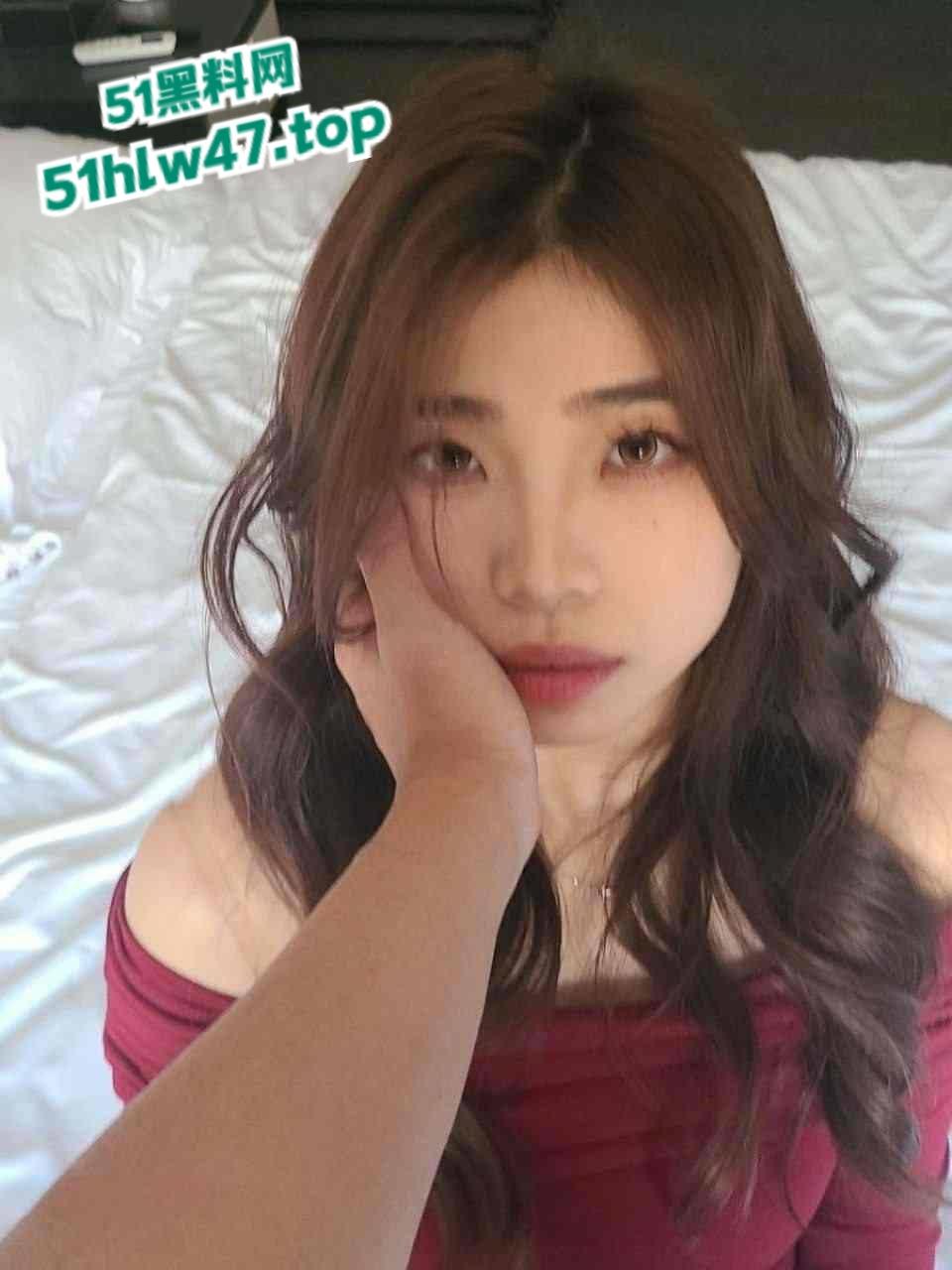 山西师范大学【刘景辛】大一新生性感尤物,背着男友和体育生开房做爱吃鸡视频流出。 第1张 山西师范大学【刘景辛】大一新生性感尤物,背着男友和体育生开房做爱吃鸡视频流出。 第1张