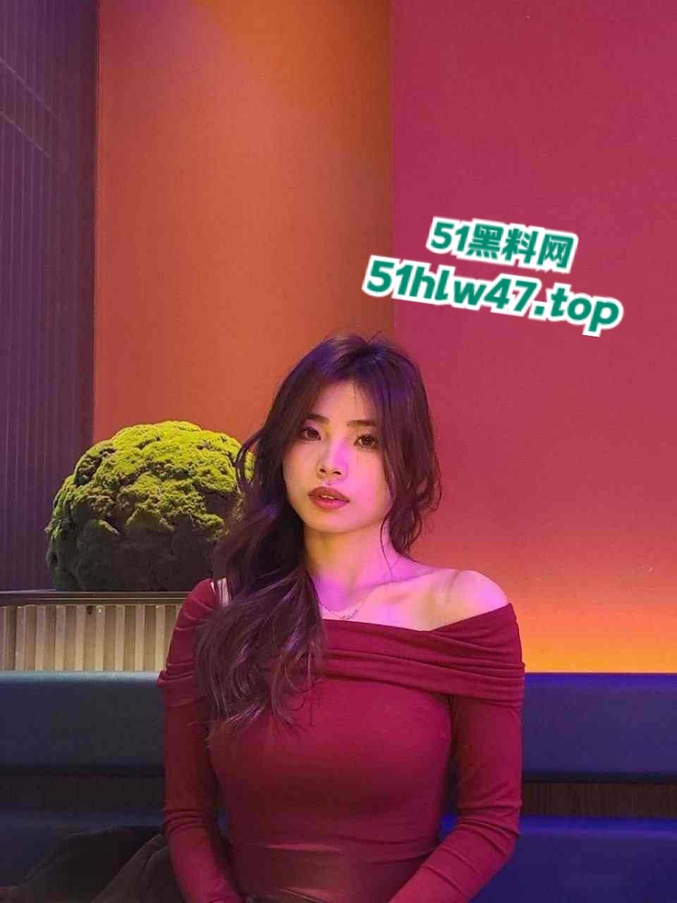 山西师范大学【刘景辛】大一新生性感尤物,背着男友和体育生开房做爱吃鸡视频流出。 第3张 山西师范大学【刘景辛】大一新生性感尤物,背着男友和体育生开房做爱吃鸡视频流出。 第3张