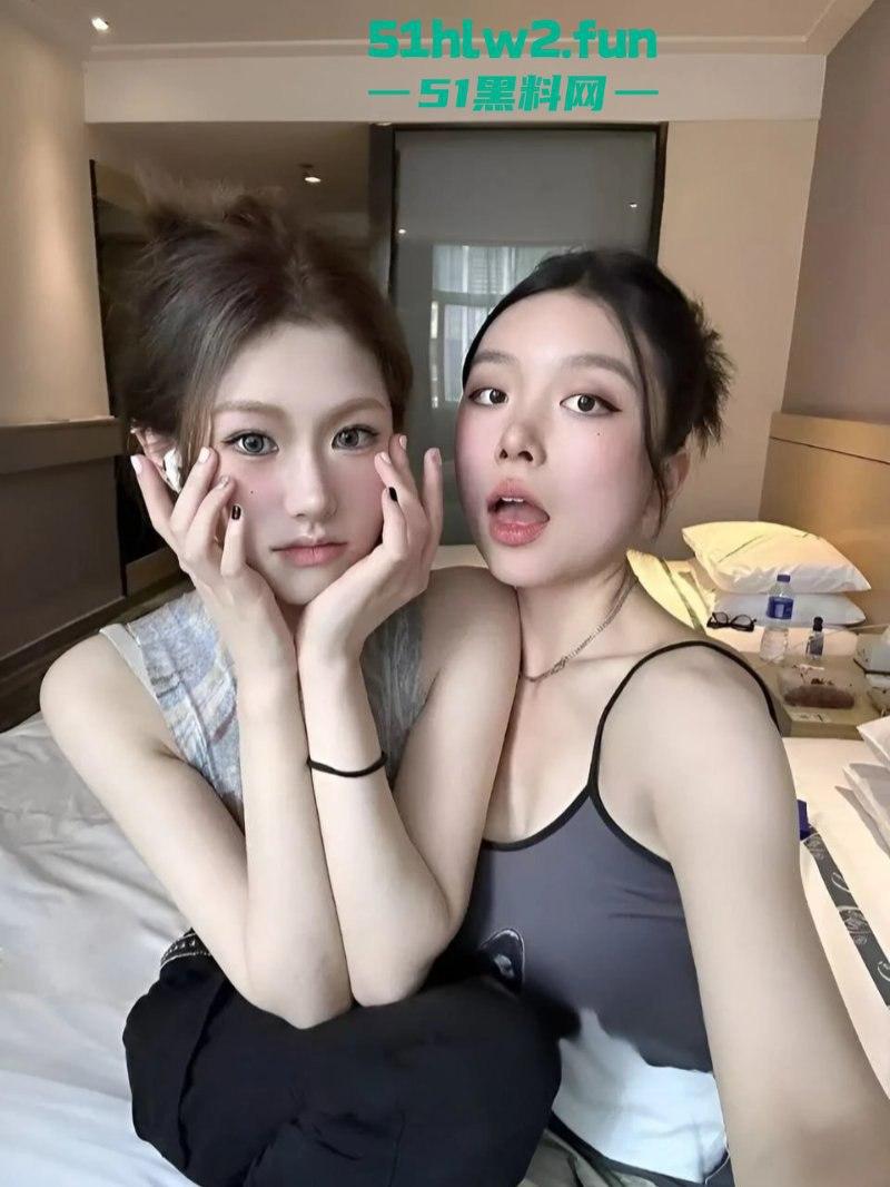 高颜值模特下海给老鸨发私密视频让她来拉皮条，没想到意外流出外表楚楚动人内心却风骚无比！  第2张