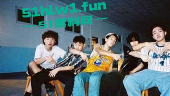 嘻哈厂牌【地下8英里】艺人淫趴视频边4P乱操一边喊着口号日逼都要日的和别人不同。 第7张 嘻哈厂牌【地下8英里】艺人淫趴视频边4P乱操一边喊着口号日逼都要日的和别人不同。 第7张