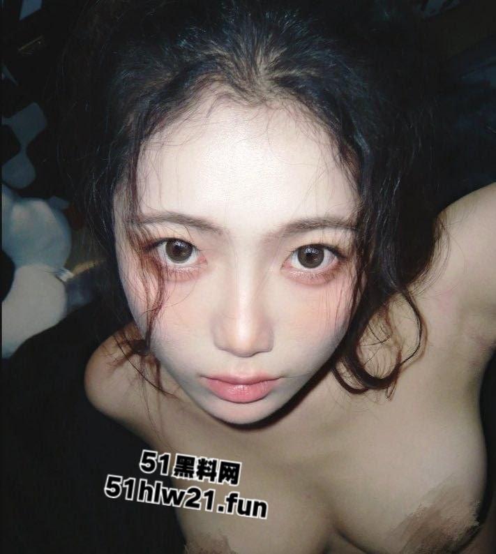 上海网黄骚女【神萌】频发肉体私密照钓鱼，老实男上当受骗损失千元后拉黑不见发帖曝光。  第4张