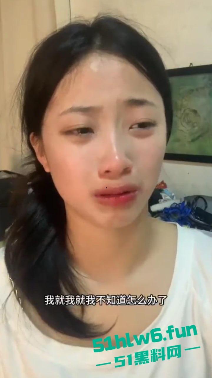 广东茂名化州女网红被猥亵事件，高颜值擦边女网红穿性感吊带裙江边跳舞被大叔摸臀猥亵。  第3张