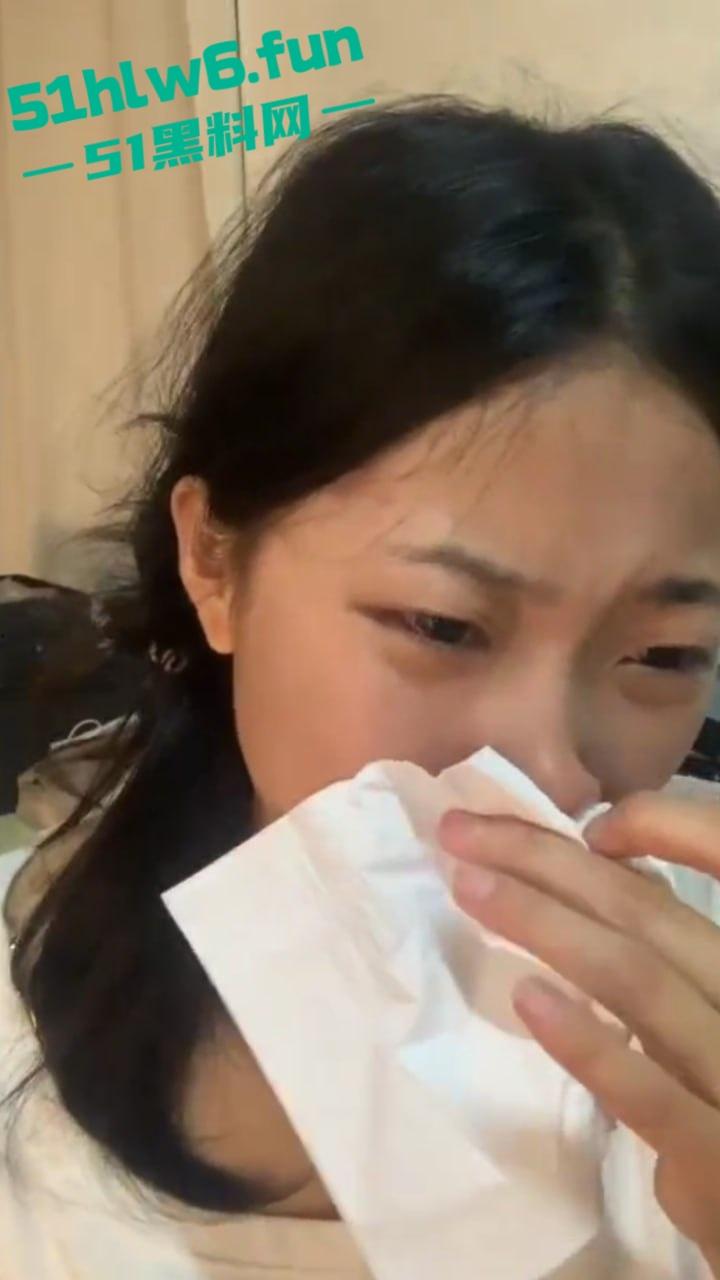 广东茂名化州女网红被猥亵事件，高颜值擦边女网红穿性感吊带裙江边跳舞被大叔摸臀猥亵。  第4张