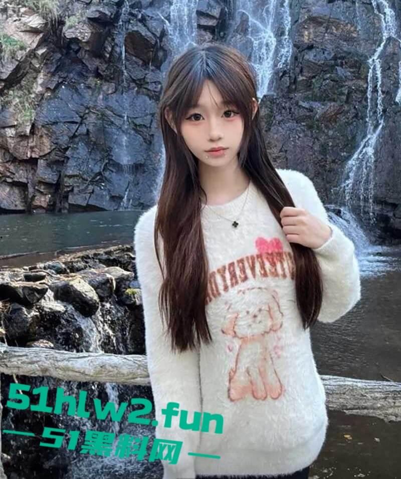 榜一大哥的专属尤物，抖音爆乳萝莉网红【小姜姜】自慰视频流出，白虎粉鲍奶子纹身，情人节给兄弟们送福利！  第4张