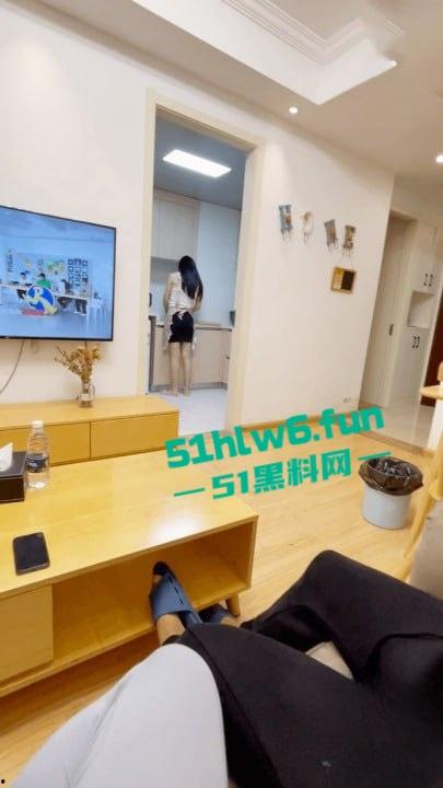 家有娇妻【8】单男是工地瓦工欲望真强,狠干老婆五次吃饭中途都被强拉去操逼。 第8张 家有娇妻【8】单男是工地瓦工欲望真强,狠干老婆五次吃饭中途都被强拉去操逼。 第8张