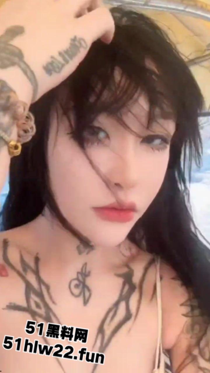 抖音超高颜值极品符文女神【九条南无】化身网红界最骚淫女,各种造型假屌玩插穴自慰,宠粉私拍福利流出。 第8张 抖音超高颜值极品符文女神【九条南无】化身网红界最骚淫女,各种造型假屌玩插穴自慰,宠粉私拍福利流出。 第8张