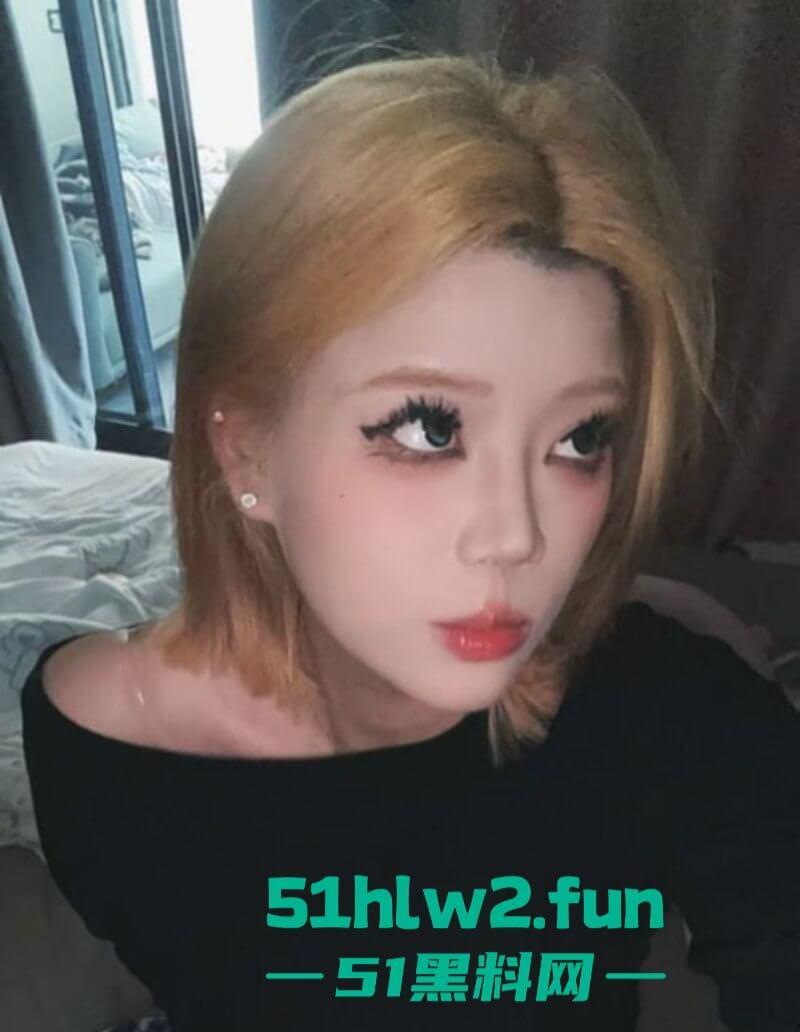 抖音高颜值少女【小律鸡爪大王ovo】游戏陪玩变陪裸聊只要钱到位，没有什么是不可能的。  第2张