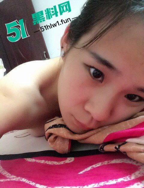 河北涵众高铁培训中心的女导师，平时教导学生高铁礼仪私下却是纯欲母狗，床照私密视频曝光。  第5张