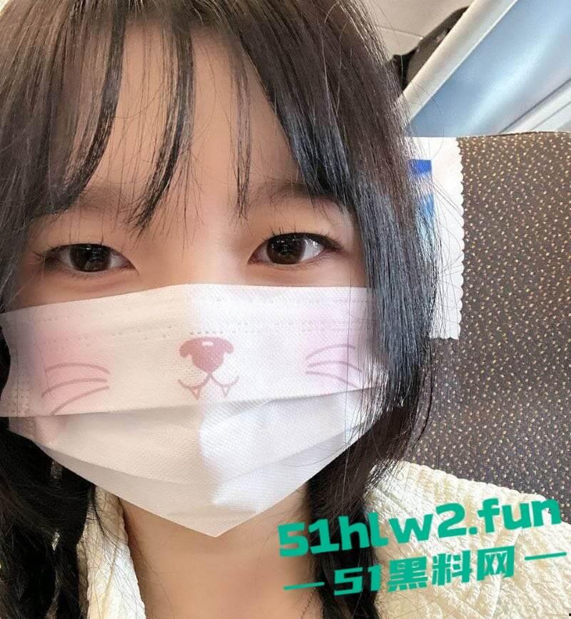 情人节最狂热瓜,JK黑丝清纯妹子玩SM爽了,一边被炮机狂抽一边往逼上滴红色燃料,还嫌不够刺激,再加一根按摩棒! 第3张 情人节最狂热瓜,JK黑丝清纯妹子玩SM爽了,一边被炮机狂抽一边往逼上滴红色燃料,还嫌不够刺激,再加一根按摩棒! 第3张