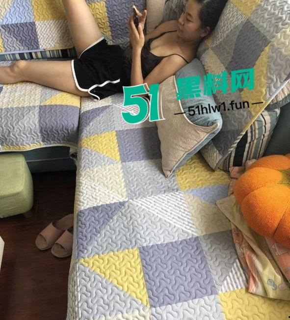 震惊！七岁男童为了游戏皮肤不惜把拿妈妈照片视频的跟人交换，偷拍妈妈大量裸照和视频传出。  第7张