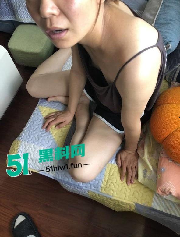 震惊！七岁男童为了游戏皮肤不惜把拿妈妈照片视频的跟人交换，偷拍妈妈大量裸照和视频传出。  第13张