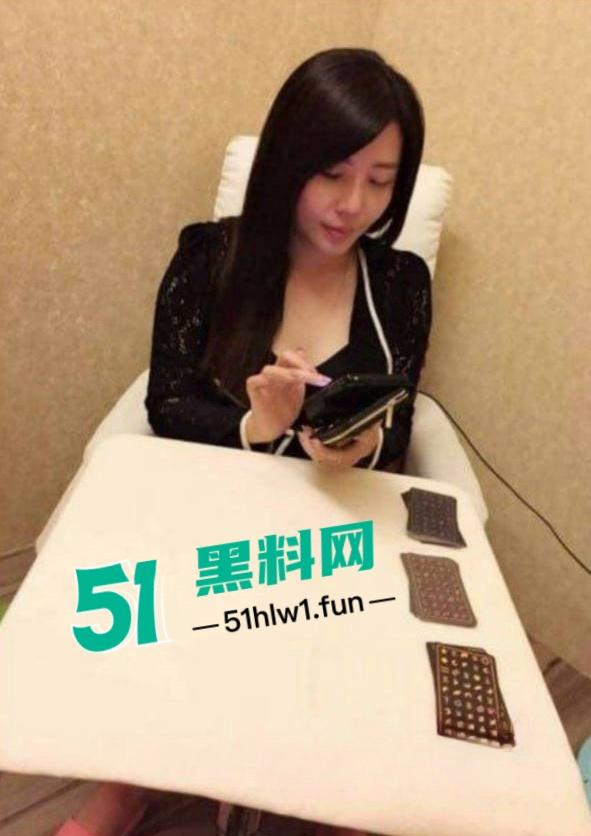 震惊！七岁男童为了游戏皮肤不惜把拿妈妈照片视频的跟人交换，偷拍妈妈大量裸照和视频传出。  第17张