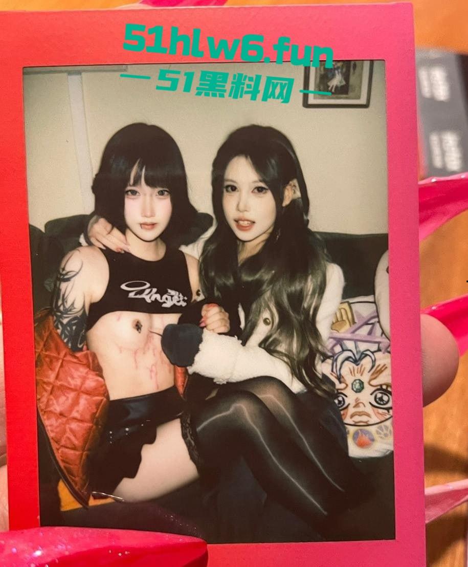 芜湖鸠江区YJ理发店女主被曝,疑似抖音美女博主【鱼鱼骨】未拉窗帘给榜一大哥的私拍流出! 第5张 芜湖鸠江区YJ理发店女主被曝,疑似抖音美女博主【鱼鱼骨】未拉窗帘给榜一大哥的私拍流出! 第5张