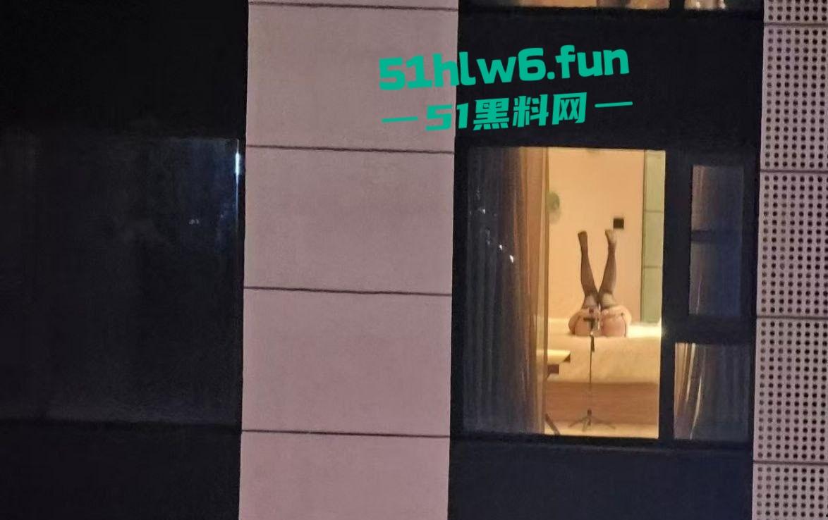 芜湖鸠江区YJ理发店女主被曝,疑似抖音美女博主【鱼鱼骨】未拉窗帘给榜一大哥的私拍流出! 第6张 芜湖鸠江区YJ理发店女主被曝,疑似抖音美女博主【鱼鱼骨】未拉窗帘给榜一大哥的私拍流出! 第6张