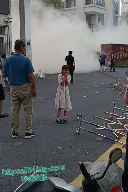 疯狂纵火撞学校！【福建漳州云霄县】司机骇人行径震惊众人，多名学生受伤  现场一片血肉横飞惨象 第2张