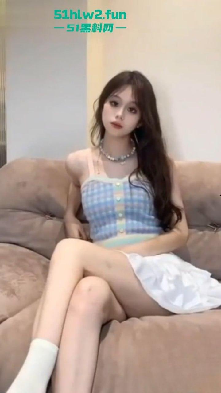 北京抖音极品网红【韩卓琳】背着男友兼职做外围,黑森林嫩穴更是肥的诱人被发现后果断曝光! 第3张 北京抖音极品网红【韩卓琳】背着男友兼职做外围,黑森林嫩穴更是肥的诱人被发现后果断曝光! 第3张