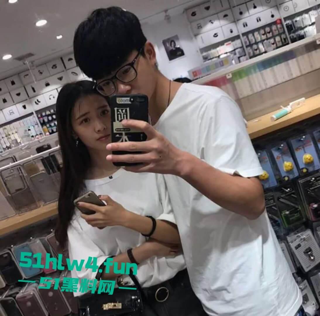 高颜值大眼母狗御姐颜值模特身材，私下却反差至极跪地舔脚伺候主人，再被无套抽插无毛嫩穴。  第4张